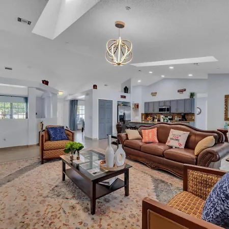 Serene Lakefront Home 3Br 2Ba